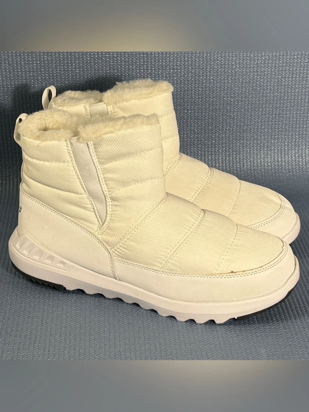 Bearpaw Women's Puffy Ankle Snow Boots White Size 8